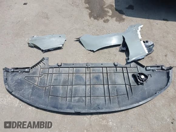 ✅ 2022 Tesla Model X Plaid • VIN: 7SAXCBE60NF351677 • Lot: 42449123. Wystawiony na IAAI z przebiegiem Nie podano. Bezpłatny archiwum sprzedaży aukcyjnych z USA i szczegółowy raport historii pojazdu na DreamBid. Zdjęcie 11.