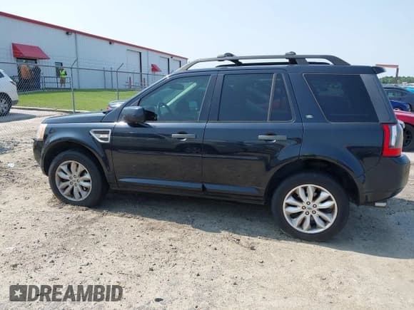 ✅ 2011 Land Rover LR2 HSE • VIN: SALFR2BN2BH272907 • Lot: 42408215. Listed on IAAI with 134,759 mi. Free auction sales archive from the USA and detailed vehicle history report at DreamBid. Image 13.