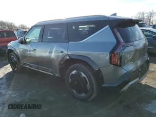 ✅ 2024 Kia EV9 Land • VIN: KNDADFS51R6034933 • Lot: 42674845. Wystawiony na Copart z przebiegiem 4 270 mil. Bezpłatny archiwum sprzedaży aukcyjnych z USA i szczegółowy raport historii pojazdu na DreamBid. Zdjęcie 2.