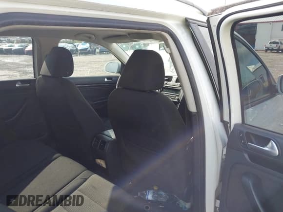 ✅ 2014 Volkswagen Jetta S • VIN: 3VWPP7AJ8EM622194 • Lot: 42010163. Listed on IAAI with 148,489 mi. Free auction sales archive from the USA and detailed vehicle history report at DreamBid. Image 8.