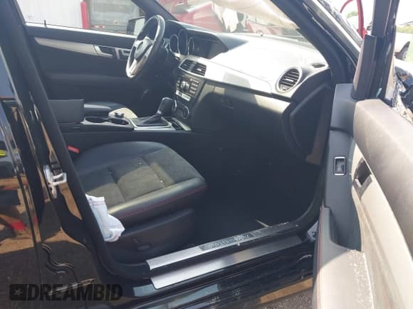 ✅ 2013 Mercedes-Benz C 300 Sport • VIN: WDDGF8AB4DR245967 • Lot: 42691559. Listed on IAAI with 130,825 mi. Free auction sales archive from the USA and detailed vehicle history report at DreamBid. Image 5.