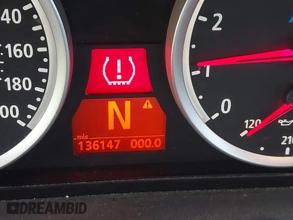 ✅ 2006 BMW 5 Series M5 • VIN: WBSNB93546B581729 • Lot: 43755152. Wystawiony na IAAI z przebiegiem 136 147 mil. Bezpłatny archiwum sprzedaży aukcyjnych z USA i szczegółowy raport historii pojazdu na DreamBid. Zdjęcie 7.