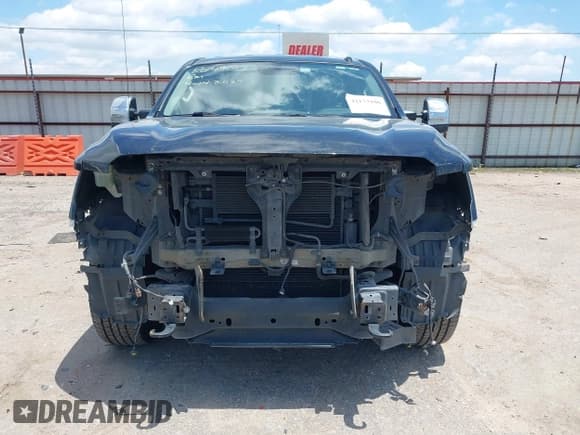 ✅ 2017 Nissan Titan Platinum Reserve • VIN: 1N6AA1E69HN507463 • Lot: 42173186. Wystawiony na IAAI z przebiegiem 198 565 mil. Bezpłatny archiwum sprzedaży aukcyjnych z USA i szczegółowy raport historii pojazdu na DreamBid. Zdjęcie 13.