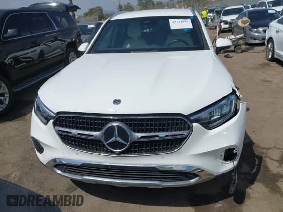 ✅ 2024 Mercedes-Benz GLC 300 • VIN: W1NKM4HB1RF169506 • Lot: 43121998. Wystawiony na IAAI z przebiegiem 11 152 mil. Bezpłatny archiwum sprzedaży aukcyjnych z USA i szczegółowy raport historii pojazdu na DreamBid. Zdjęcie 12.