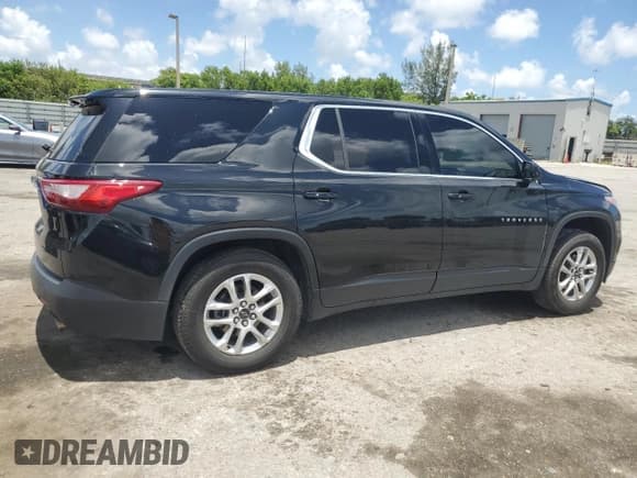 ✅ 2020 Chevrolet Traverse LS • VIN: 1GNERFKW4LJ188446 • Lot: 64598614. Wystawiony na Copart z przebiegiem 64 715 mil. Bezpłatny archiwum sprzedaży aukcyjnych z USA i szczegółowy raport historii pojazdu na DreamBid. Zdjęcie 3.