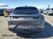 ✅ 2023 Ford Mustang Mach-E GT • VIN: 3FMTK4SX0PMA19496 • Lot: 82592725. Wystawiony na Copart z przebiegiem 24 646 mil. Bezpłatny archiwum sprzedaży aukcyjnych z USA i szczegółowy raport historii pojazdu na DreamBid. Zdjęcie 6.