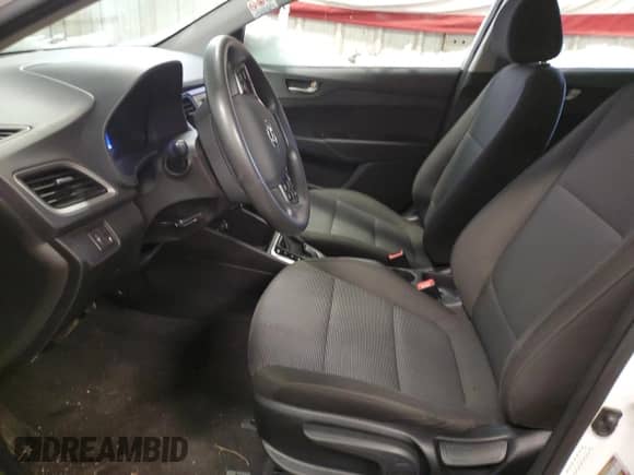 2021 Hyundai Accent SE z VIN 3KPC24A64ME130149, wystawiony jako Copart lot #39849174 z przebiegiem 54 493 mil mil oraz . Historia ofert i sprzedaży dostępna na DreamBid. Obrazek 7.