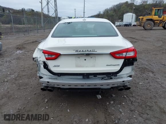 ✅ 2017 Maserati Quattroporte S Q4 • VIN: ZAM56RRA0H1227405 • Лот: 41964889. Опубликован ранее на IAAI с пробегом 37 965 миль. Бесплатный доступ к архиву аукционных продаж из США и подробный отчёт об истории автомобиля на DreamBid. Изображение 17.