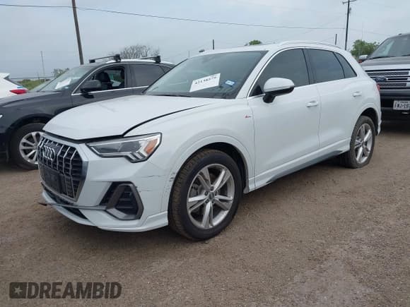 ✅ 2019 Audi Q3 S line Premium Plus • VIN: WA1EECF31K1067899 • Lot: 42138579. Listed on IAAI with 80,505 mi. Free auction sales archive from the USA and detailed vehicle history report at DreamBid. Image 2.