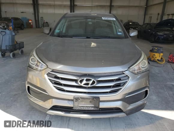 ✅ 2018 Hyundai Santa Fe 2.4L • VIN: 5NMZT3LB7JH085935 • Лот: 84585315. Опубликован ранее на Copart с пробегом 121 027 миль. Бесплатный доступ к архиву аукционных продаж из США и подробный отчёт об истории автомобиля на DreamBid. Изображение 5.