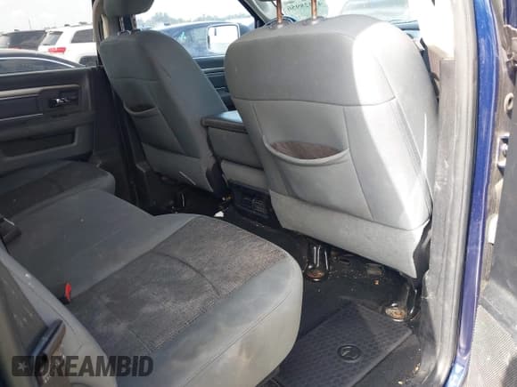 ✅ 2014 Ram 1500 Big Horn • VIN: 1C6RR6LT1ES390373 • Lot: 42328956. Wystawiony na IAAI z przebiegiem 303 185 mil. Bezpłatny archiwum sprzedaży aukcyjnych z USA i szczegółowy raport historii pojazdu na DreamBid. Zdjęcie 8.