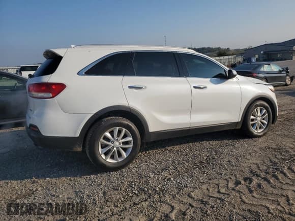 ✅ 2016 Kia Sorento EX • VIN: 5XYPH4A58GG148121 • Lot: 82428735. Listed on Copart with 119,336 mi. Free auction sales archive from the USA and detailed vehicle history report at DreamBid. Image 3.