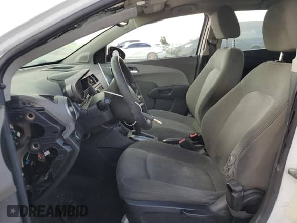 2014 Chevrolet Sonic LS с VIN 1G1JA6SH7E4182585, выставлен на аукционе Copart как лот 71152644 с пробегом 196 788 миль миль и Списание • Salvage title. История ставок и продаж доступна на DreamBid. Изображение 7.