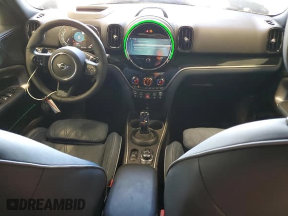 ✅ 2024 MINI Countryman Cooper S • VIN: WMZ83BR07R3R39425 • Lot: 78035884. Listed on Copart with 22,247 mi. Free auction sales archive from the USA and detailed vehicle history report at DreamBid. Image 8.