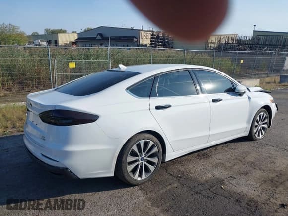 ✅ 2020 Ford Fusion SE • VIN: 3FA6P0T93LR247572 • Lot: 40481880. Listed on IAAI with 59,141 mi. Free auction sales archive from the USA and detailed vehicle history report at DreamBid. Image 4.