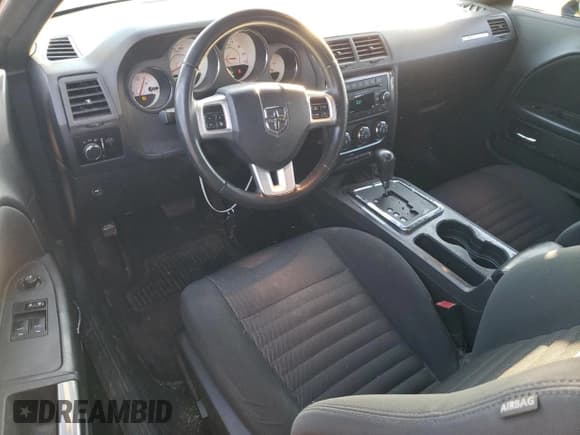 ✅ 2012 Dodge Challenger SXT • VIN: 2C3CDYAG4CH106595 • Лот: 90971245. Опубликован ранее на Copart с пробегом 97 778 миль. Бесплатный доступ к архиву аукционных продаж из США и подробный отчёт об истории автомобиля на DreamBid. Изображение 8.