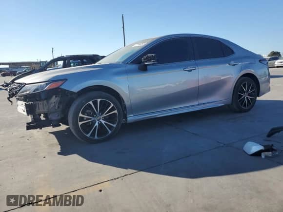 2022 Toyota Camry SE с VIN 4T1G11AKXNU712139, выставлен на аукционе Copart как лот 77199264 с пробегом 13 522 миль миль и Чистый • Clean title. История ставок и продаж доступна на DreamBid. Изображение 1.