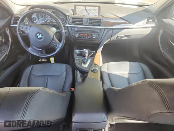 ✅ 2015 BMW 3 Series 320i • VIN: WBA3B1G56FNT07311 • Лот: 82003445. Опубликован ранее на Copart с пробегом 111 536 миль. Бесплатный доступ к архиву аукционных продаж из США и подробный отчёт об истории автомобиля на DreamBid. Изображение 8.