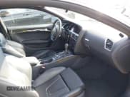 ✅ 2012 Audi S5 Premium Plus • VIN: WAUCVAFR1CA003754 • Lot: 41492517. Wystawiony na IAAI z przebiegiem 116 082 mil. Bezpłatny archiwum sprzedaży aukcyjnych z USA i szczegółowy raport historii pojazdu na DreamBid. Zdjęcie 5.