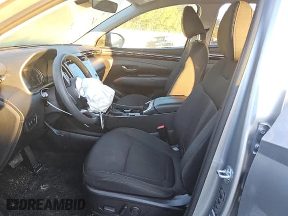 ✅ 2024 Hyundai Tucson SEL • VIN: 5NMJBCDE6RH359310 • Lot: 76978124. Wystawiony na Copart z przebiegiem 22 771 mil. Bezpłatny archiwum sprzedaży aukcyjnych z USA i szczegółowy raport historii pojazdu na DreamBid. Zdjęcie 7.