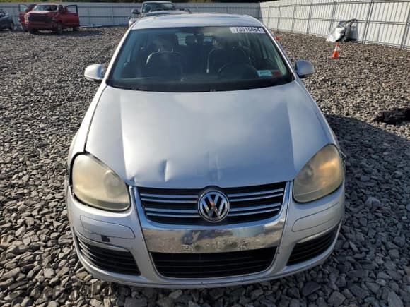 ✅ 2005 Volkswagen Jetta 2.5L • VIN: 3VWDF71KX5M600194 • Lot: 73515464. Listed on Copart with 207,527 mi. Free auction sales archive from the USA and detailed vehicle history report at DreamBid. Image 5.