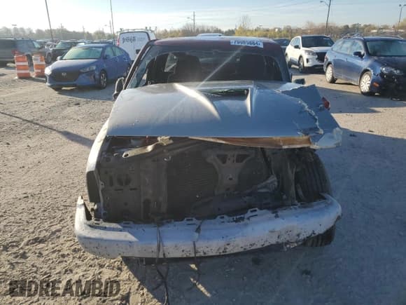 ✅ 1998 Chevrolet S-10 LS • VIN: 1GCCS19X4W8121153 • Лот: 79989884. Опубликован ранее на Copart с пробегом Не указан. Бесплатный доступ к архиву аукционных продаж из США и подробный отчёт об истории автомобиля на DreamBid. Изображение 5.