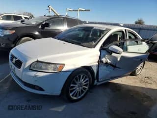 ✅ 2010 Volvo S40 • VIN: YV1382MS7A2510004 • Lot: 92032345. Listed on Copart with 166,075 mi. Free auction sales archive from the USA and detailed vehicle history report at DreamBid. Image 1.