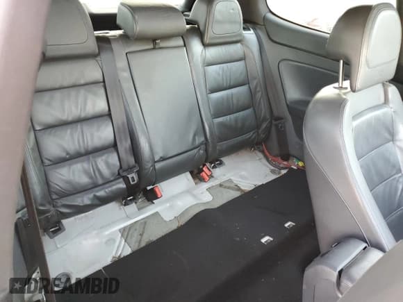 ✅ 2008 Volkswagen R32 • VIN: WVWKC71KX8W083647 • Lot: 82640254. Wystawiony na Copart z przebiegiem 116 200 mil. Bezpłatny archiwum sprzedaży aukcyjnych z USA i szczegółowy raport historii pojazdu na DreamBid. Zdjęcie 10.