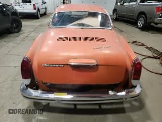 ✅ 1972 Volkswagen Karmann Ghia • VIN: 1422246966 • Lot: 87020574. Wystawiony na Copart z przebiegiem 73 249 mil. Bezpłatny archiwum sprzedaży aukcyjnych z USA i szczegółowy raport historii pojazdu na DreamBid. Zdjęcie 6.