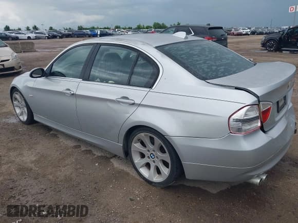 ✅ 2006 BMW 3 Series 330i • VIN: WBAVB33576PS16692 • Lot: 42469524. Listed on IAAI with 139,485 mi. Free auction sales archive from the USA and detailed vehicle history report at DreamBid. Image 3.