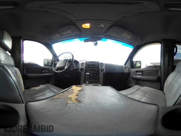 ✅ 2006 Lincoln Mark LT • VIN: 5LTPW16536FJ24840 • Lot: 43336344. Wystawiony na IAAI z przebiegiem 227 559 mil. Bezpłatny archiwum sprzedaży aukcyjnych z USA i szczegółowy raport historii pojazdu na DreamBid. Zdjęcie 18.