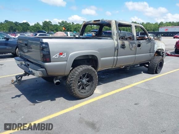 ✅ 2007 Chevrolet Silverado 2500HD LT1 • VIN: 1GCHK23D17F168390 • Lot: 42382974. Wystawiony na IAAI z przebiegiem 220 880 mil. Bezpłatny archiwum sprzedaży aukcyjnych z USA i szczegółowy raport historii pojazdu na DreamBid. Zdjęcie 4.
