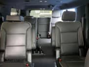 ✅ 2022 Chevrolet Suburban Premier • VIN: 1GNSKFKD8NR235309 • Lot: 56749044. Wystawiony na Copart z przebiegiem 35 164 mil. Bezpłatny archiwum sprzedaży aukcyjnych z USA i szczegółowy raport historii pojazdu na DreamBid. Zdjęcie 10.