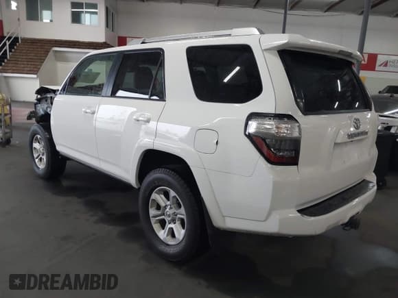 ✅ 2016 Toyota 4Runner SR5 • VIN: JTEZU5JR8G5141428 • Lot: 43429881. Listed on IAAI with 221,227 mi. Free auction sales archive from the USA and detailed vehicle history report at DreamBid. Image 3.