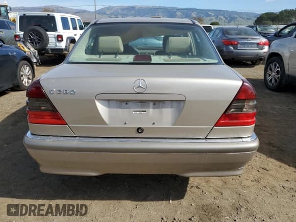 ✅ 1999 Mercedes-Benz C 230/260/280/320 • VIN: WDBHA29G1XA755026 • Lot: 44824275. Listed on Copart with 100,268 mi. Free auction sales archive from the USA and detailed vehicle history report at DreamBid. Image 6.