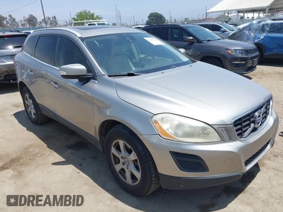 ✅ 2012 Volvo XC60 3.2L • VIN: YV4952DL2C2312495 • Lot: 42288225. Listed on IAAI with 166,358 mi. Free auction sales archive from the USA and detailed vehicle history report at DreamBid. Image 1.