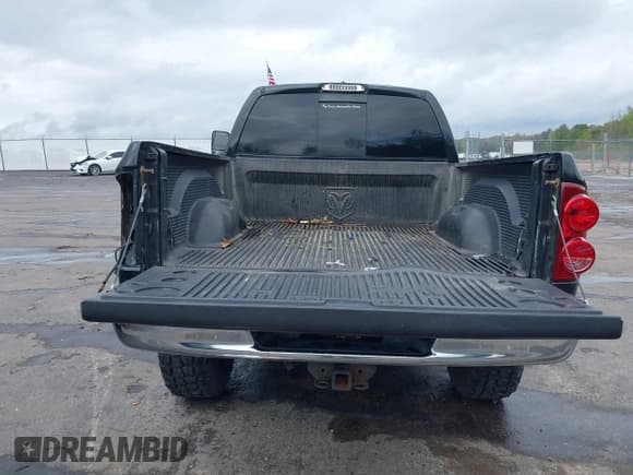 ✅ 2007 Dodge 2500 SLT • VIN: 3D7KS28C87G753381 • Lot: 39039516. Listed on IAAI with 128,455 mi. Free auction sales archive from the USA and detailed vehicle history report at DreamBid. Image 17.