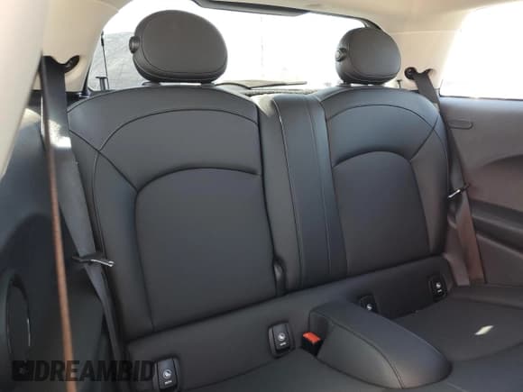 ✅ 2022 MINI Hardtop Cooper S • VIN: WMW53DH08N2P69508 • Lot: 66409995. Wystawiony na Copart z przebiegiem 25 000 mil. Bezpłatny archiwum sprzedaży aukcyjnych z USA i szczegółowy raport historii pojazdu na DreamBid. Zdjęcie 10.