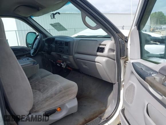 ✅ 1999 Ford F-250 XL • VIN: 1FTNX20F0XEB45991 • Lot: 42733999. Listed on IAAI with 309,363 mi. Free auction sales archive from the USA and detailed vehicle history report at DreamBid. Image 5.