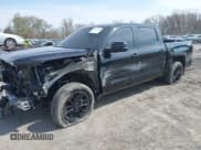 ✅ 2025 Toyota Tundra SR5 • VIN: 5TFWA5DBXSX276518 • Lot: 42003587. Wystawiony na IAAI z przebiegiem 5 626 mil. Bezpłatny archiwum sprzedaży aukcyjnych z USA i szczegółowy raport historii pojazdu na DreamBid. Zdjęcie 2.