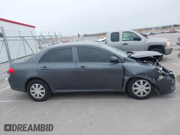 ✅ 2009 Toyota Corolla • VIN: 1NXBU40E79Z122307 • Lot: 43605318. Wystawiony na IAAI z przebiegiem 182 929 mil. Bezpłatny archiwum sprzedaży aukcyjnych z USA i szczegółowy raport historii pojazdu na DreamBid. Zdjęcie 13.
