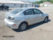 ✅ 2008 Mazda 3 Sport • VIN: JM1BK12F481792783 • Lot: 42142501. Wystawiony na IAAI z przebiegiem 168 739 mil. Bezpłatny archiwum sprzedaży aukcyjnych z USA i szczegółowy raport historii pojazdu na DreamBid. Zdjęcie 4.