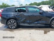 ✅ 2021 Volvo V60 • VIN: YV4102WK3M1074020 • Lot: 42823332. Wystawiony na IAAI z przebiegiem 31 166 mil. Bezpłatny archiwum sprzedaży aukcyjnych z USA i szczegółowy raport historii pojazdu na DreamBid. Zdjęcie 6.