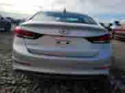 2017 Hyundai Elantra SE z VIN 5NPD84LF0HH180919, wystawiony jako Copart lot #90055795 z przebiegiem 52 107 mil mil oraz Szkoda całkowita • Salvage title. Historia ofert i sprzedaży dostępna na DreamBid. Obrazek 6.