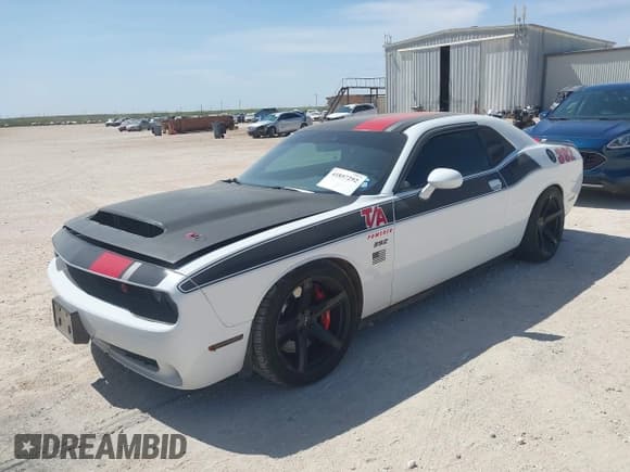 ✅ 2019 Dodge Challenger R/T Scat Pack Widebody • VIN: 2C3CDZFJ1KH546489 • Lot: 41857292. Wystawiony na IAAI z przebiegiem 61 055 mil. Bezpłatny archiwum sprzedaży aukcyjnych z USA i szczegółowy raport historii pojazdu na DreamBid. Zdjęcie 16.