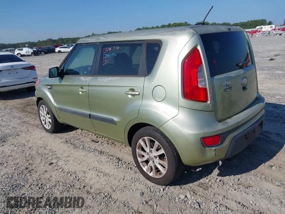 ✅ 2013 Kia Soul • VIN: KNDJT2A59D7575602 • Lot: 43005121. Wystawiony na IAAI z przebiegiem 123 937 mil. Bezpłatny archiwum sprzedaży aukcyjnych z USA i szczegółowy raport historii pojazdu na DreamBid. Zdjęcie 3.