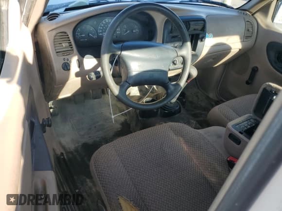 ✅ 1998 Ford Ranger XL • VIN: 1FTYR10C4WUC51923 • Lot: 89843535. Listed on Copart with 240,133 mi. Free auction sales archive from the USA and detailed vehicle history report at DreamBid. Image 8.