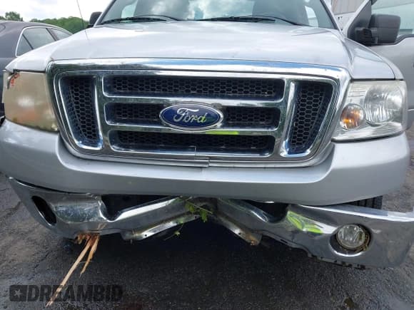 ✅ 2008 Ford F-150 XLT • VIN: 1FTPW12V98FB16463 • Lot: 42264412. Wystawiony na IAAI z przebiegiem 223 523 mil. Bezpłatny archiwum sprzedaży aukcyjnych z USA i szczegółowy raport historii pojazdu na DreamBid. Zdjęcie 6.