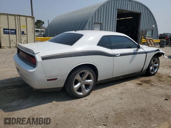 ✅ 2013 Dodge Challenger SXT • VIN: 2C3CDYAG4DH674458 • Lot: 65032284. Wystawiony na Copart z przebiegiem 126 790 mil. Bezpłatny archiwum sprzedaży aukcyjnych z USA i szczegółowy raport historii pojazdu na DreamBid. Zdjęcie 3.