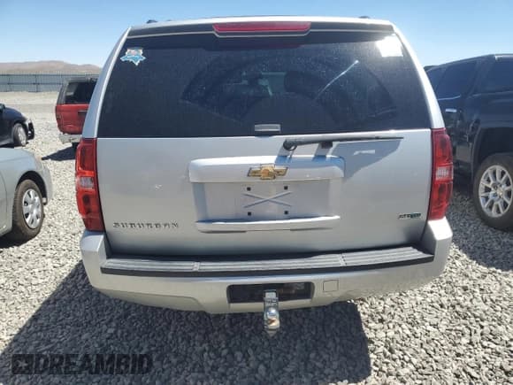 ✅ 2011 Chevrolet Suburban LS • VIN: 1GNSKHE3XBR206663 • Lot: 66809484. Wystawiony na Copart z przebiegiem 89 455 mil. Bezpłatny archiwum sprzedaży aukcyjnych z USA i szczegółowy raport historii pojazdu na DreamBid. Zdjęcie 6.